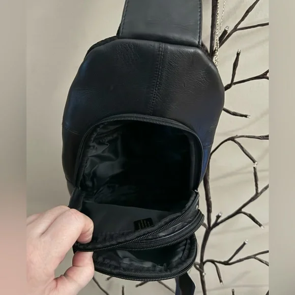 Black Leather Sling Bag - Picture 5 of 8
